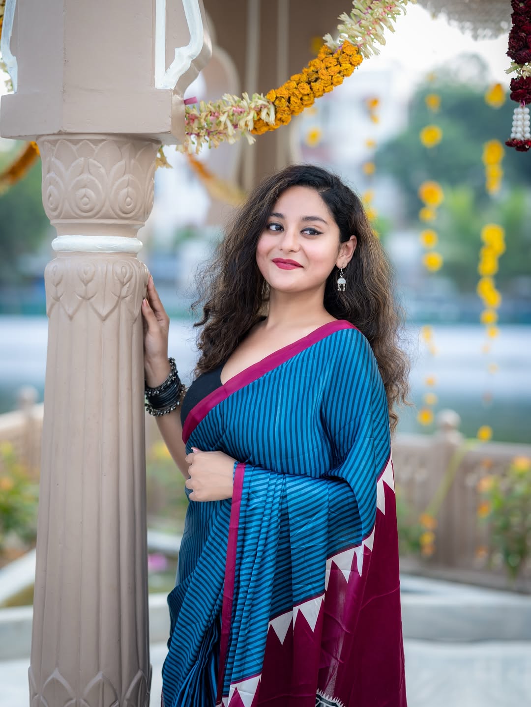 AAKHIYON SE BASA LU-PREMIUM MODAL SILK SAREE